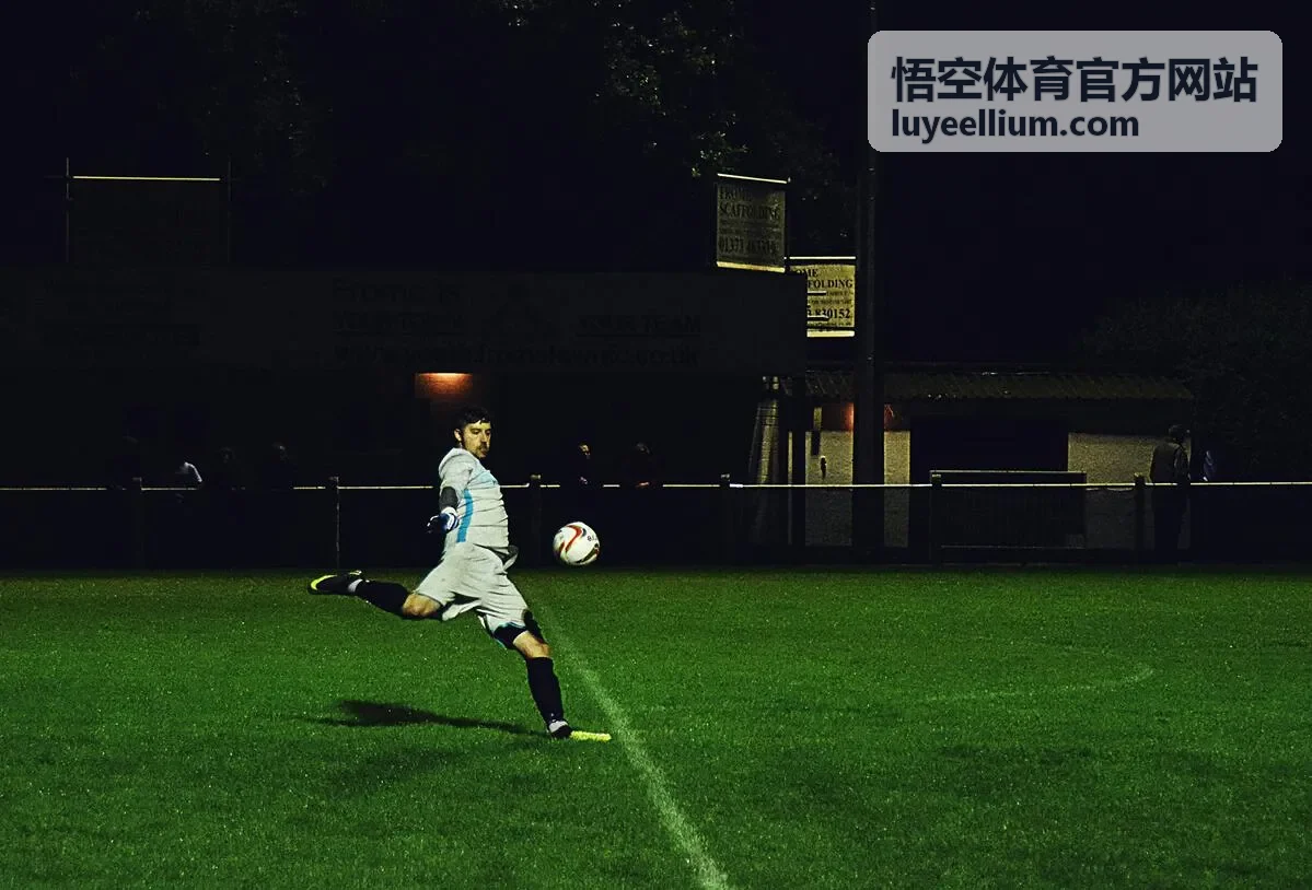 悟空体育官方网站游泳教练郑婉清